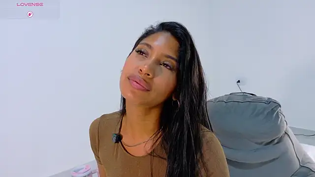 Snapshot of Anna_risse chatting on May 25, 6:19 am Anna risse online show from May 25, 6:19 am