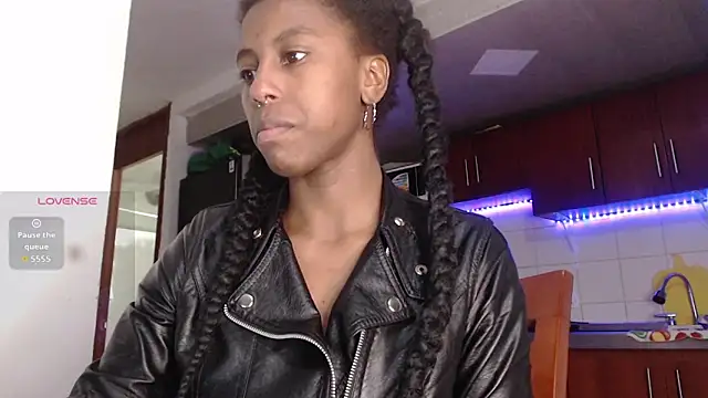 CoccoBele69 online show from November 4, 12:43 am