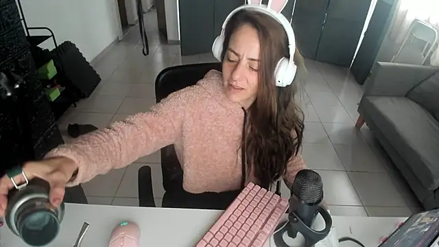 Snapshot of jessiburningheels chatting on March 16, 1:49 pm jessiburningheels online show from March 16, 1:49 pm