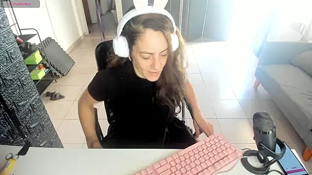 Snapshot of jessiburningheels chatting on March 17, 1:50 pm jessiburningheels online show from March 17, 1:50 pm