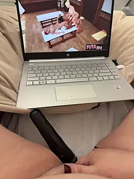 yourcutesarah online show from January 8, 9:44 am