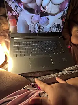 Snapshot of yourcutesarah chatting on June 13, 1:47 am yourcutesarah online show from June 13, 1:47 am