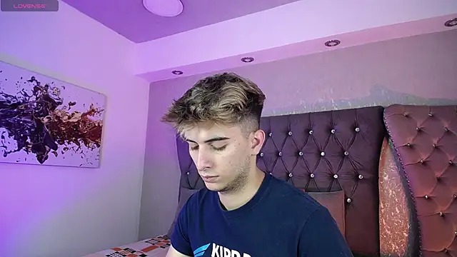 Snapshot of MrWilliseo chatting on September 10, 7:47 pm MrWilliseo online show from September 10, 7:47 pm