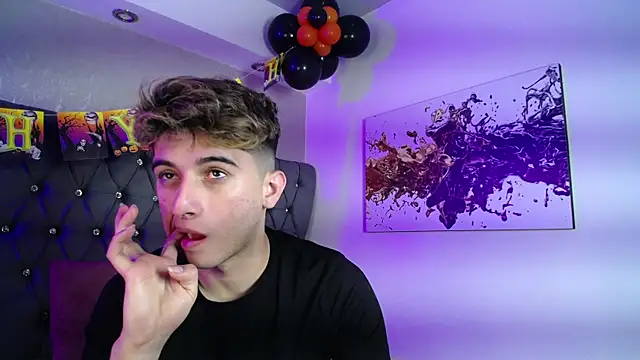 Snapshot of MrWilliseo chatting on October 16, 1:34 pm MrWilliseo online show from October 16, 1:34 pm