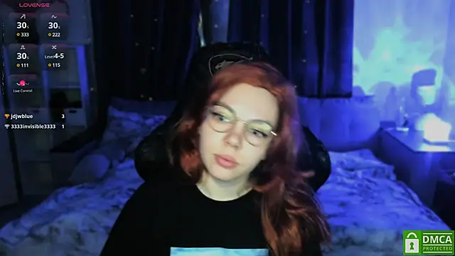 whoa-hoa-hoa-hoa-hoa online show from December 9, 5:52 pm