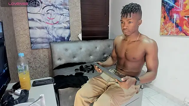 Snapshot of KENDER21_ chatting on January 4, 4:43 pm KENDER21 online show from January 4, 4:43 pm