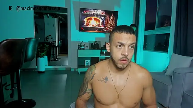 Snapshot of Maximo_Marcelo chatting on December 11, 11:10 pm Maximo Marcelo online show from December 11, 11:10 pm