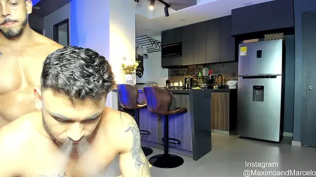 Snapshot of Maximo_Marcelo chatting on February 27, 3:14 am Maximo Marcelo online show from February 27, 3:14 am