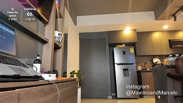 Snapshot of Maximo_Marcelo chatting on September 29, 10:47 pm Maximo Marcelo online show from September 29, 10:47 pm