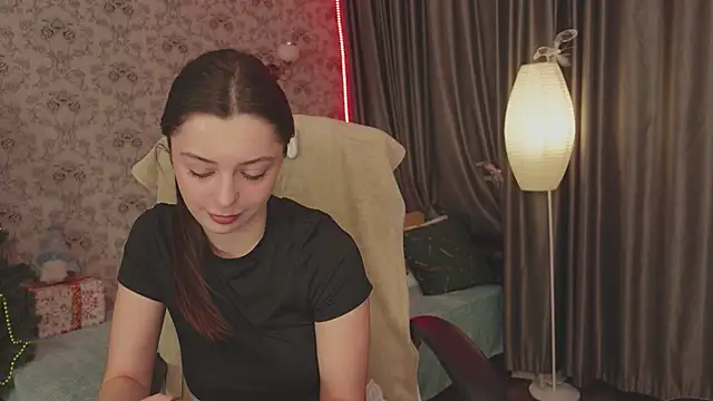 DinaCandy online show from December 26, 11:10 am