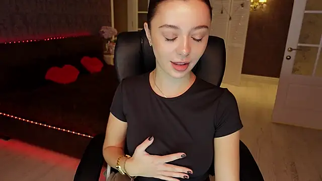 DinaCandy online show from November 4, 8:24 am