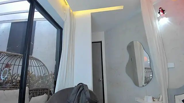 Venusflame   online show from December 16, 11:48 am