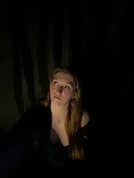Snapshot of Stoner_BarbieXX chatting on June 16, 8:55 pm Stoner BarbieXX online show from June 16, 8:55 pm