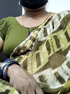 Snapshot of Tamilrojanew chatting on April 2, 4:15 pm Tamilrojanew online show from April 2, 4:15 pm