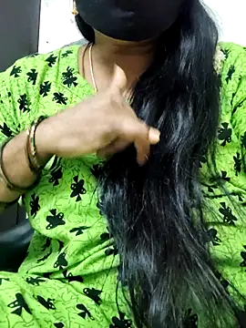 Snapshot of Tamilrojanew chatting on July 3, 5:52 pm Tamilrojanew online show from July 3, 5:52 pm