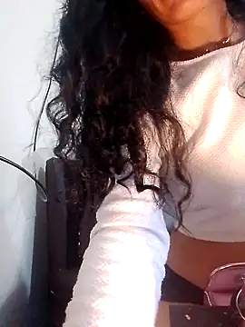 chloewildd  online show from January 3, 9:05 pm