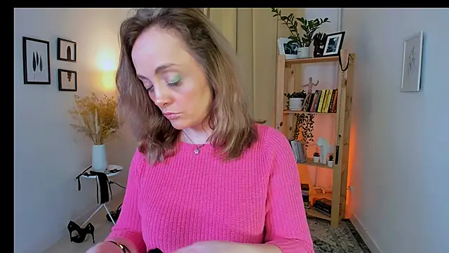 Snapshot of AdelaideRosabel chatting on December 1, 9:59 pm AdelaideRosabel online show from December 1, 9:59 pm