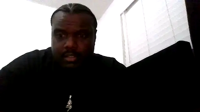 Snapshot of BigBossaNova69 chatting on April 25, 8:28 am BigBossaNova69 online show from April 25, 8:28 am