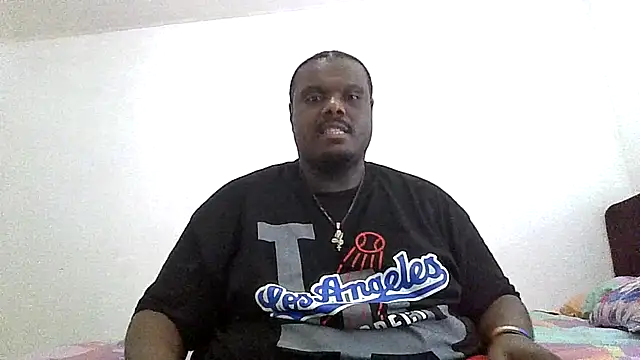 Snapshot of BigBossaNova69 chatting on April 27, 6:17 pm BigBossaNova69 online show from April 27, 6:17 pm