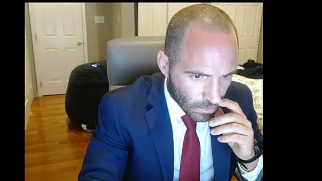 Snapshot of TheNakedPreacher chatting on November 17, 12:11 pm TheNakedPreacher online show from November 17, 12:11 pm