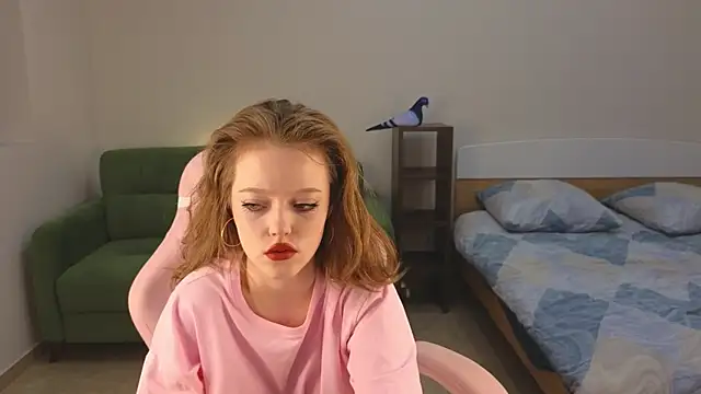 Snapshot of Eveleen_Soleen chatting on September 28, 12:43 pm Eveleen Soleen online show from September 28, 12:43 pm