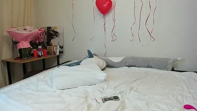 Shadow Dance online show from February 15, 2:44 pm