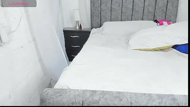 Natalystevens online show from March 19, 9:58 pm