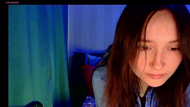 Snapshot of LilyXSky chatting on October 7, 1:30 pm LilyXSky online show from October 7, 1:30 pm