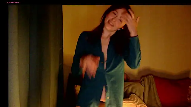 Snapshot of LilyXSky chatting on November 7, 2:39 pm LilyXSky online show from November 7, 2:39 pm