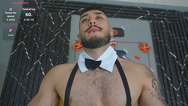 Snapshot of Zionmattis chatting on October 31, 11:06 pm Zionmattis online show from October 31, 11:06 pm