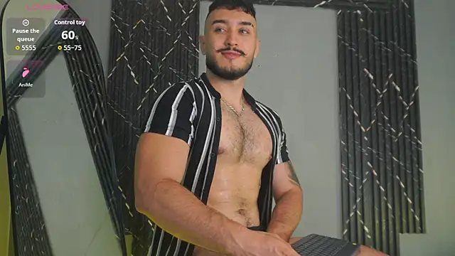 Snapshot of Zionmattis chatting on November 8, 1:39 am Zionmattis online show from November 8, 1:39 am