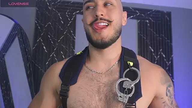 Snapshot of Zionmattis chatting on November 15, 1:03 am Zionmattis online show from November 15, 1:03 am