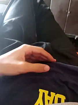 Snapshot of Juliano69xv chatting on February 1, 6:06 pm Juliano69xv online show from February 1, 6:06 pm