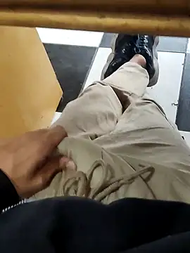 Snapshot of Juliano69xv chatting on February 11, 10:42 am Juliano69xv online show from February 11, 10:42 am