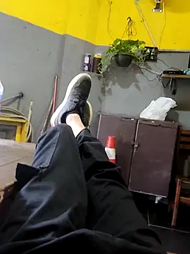 Snapshot of Juliano69xv chatting on February 12, 8:15 pm Juliano69xv online show from February 12, 8:15 pm