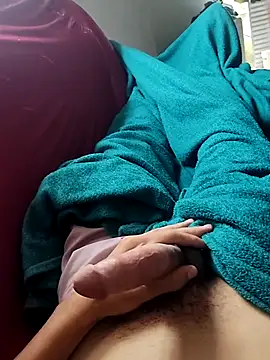 Snapshot of Juliano69xv chatting on March 5, 2:13 pm Juliano69xv online show from March 5, 2:13 pm