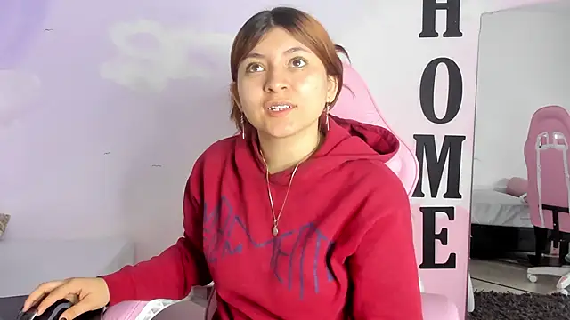 carolayrosse online show from March 18, 3:31 am