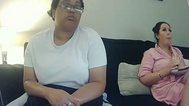 vanilla chocolate23 online show from September 10, 11:32 am