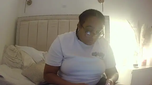 vanilla chocolate23 online show from October 4, 7:12 pm