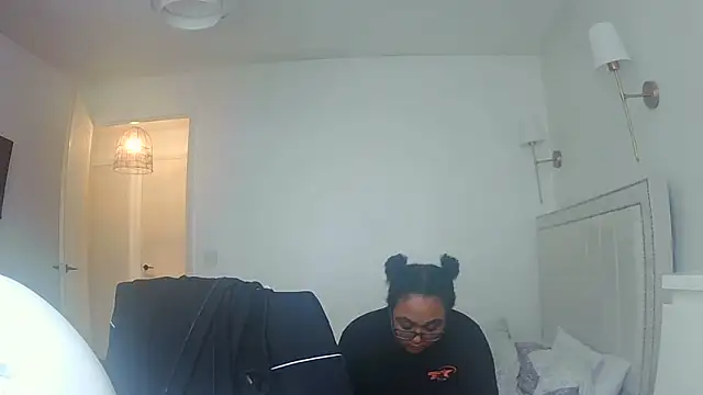 vanilla chocolate23 online show from February 13, 9:49 am