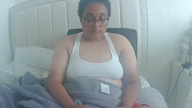 vanilla chocolate23 online show from June 24, 8:57 am
