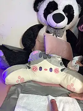 IamSteph13 online show from April 28, 4:28 am