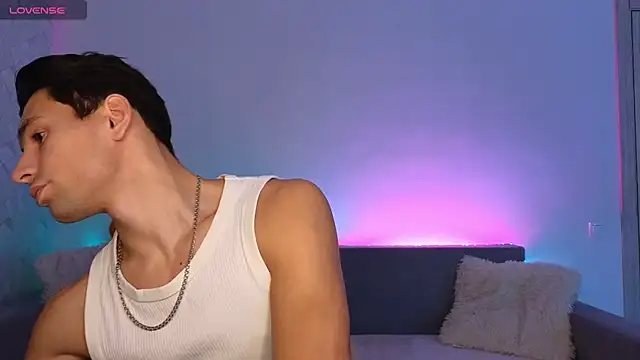 denlover1 online show from October 26, 7:47 am