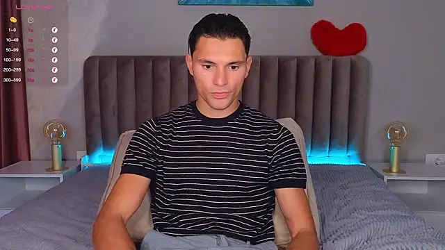 denlover1 online show from July 25, 9:29 am