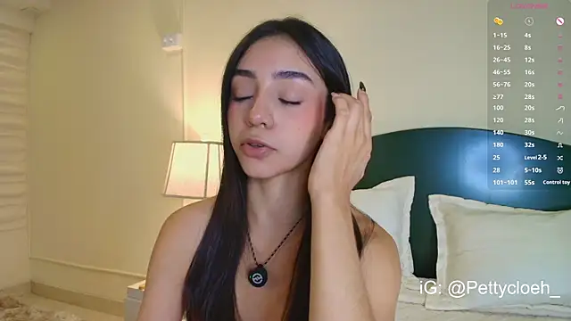 Snapshot of PettyCloeh chatting on July 29, 10:19 pm PettyCloeh online show from July 29, 10:19 pm