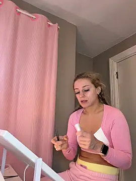 Snapshot of lexybabyxo chatting on May 12, 1:52 pm lexybabyxo online show from May 12, 1:52 pm