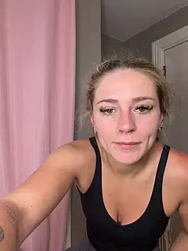 Snapshot of lexybabyxo chatting on May 19, 10:43 am lexybabyxo online show from May 19, 10:43 am