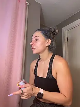 Snapshot of lexybabyxo chatting on June 1, 9:55 am lexybabyxo online show from June 1, 9:55 am