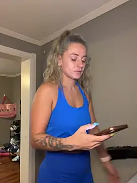 Snapshot of lexybabyxo chatting on June 12, 10:47 am lexybabyxo online show from June 12, 10:47 am