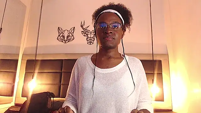 candy lovee69 online show from December 15, 10:14 pm